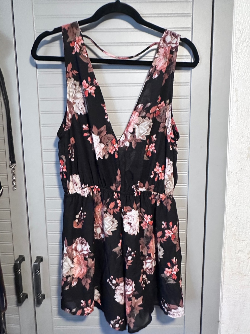 Audrey 3+1 Sleeveless Black Floral Romper Size L NWOT